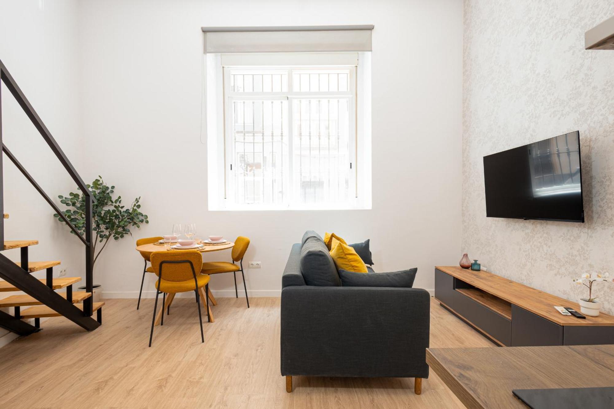 C06 Stylish In Downtown Apartment